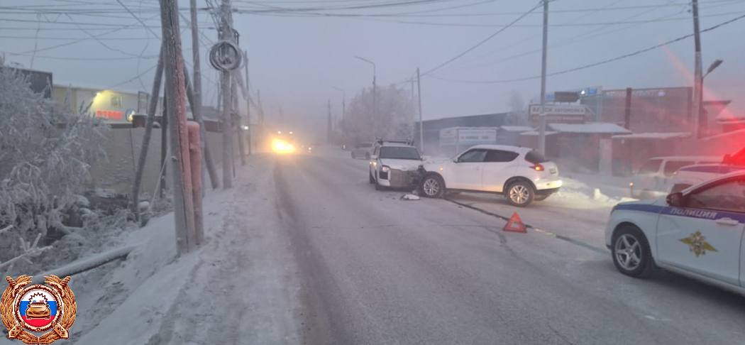 Туман и ДТП в Якутске: авария с пострадавшей