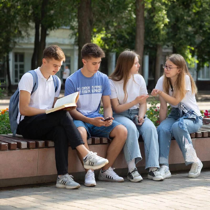 В российских вузах станет меньше платных мест