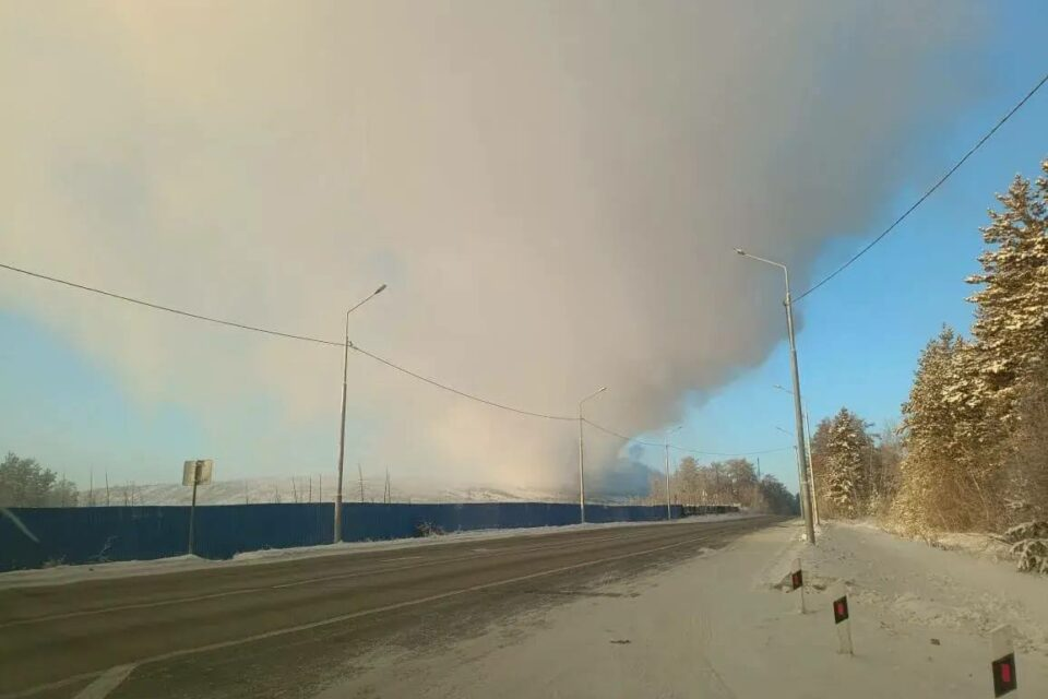 После пожара на свалке задымление сохраняется