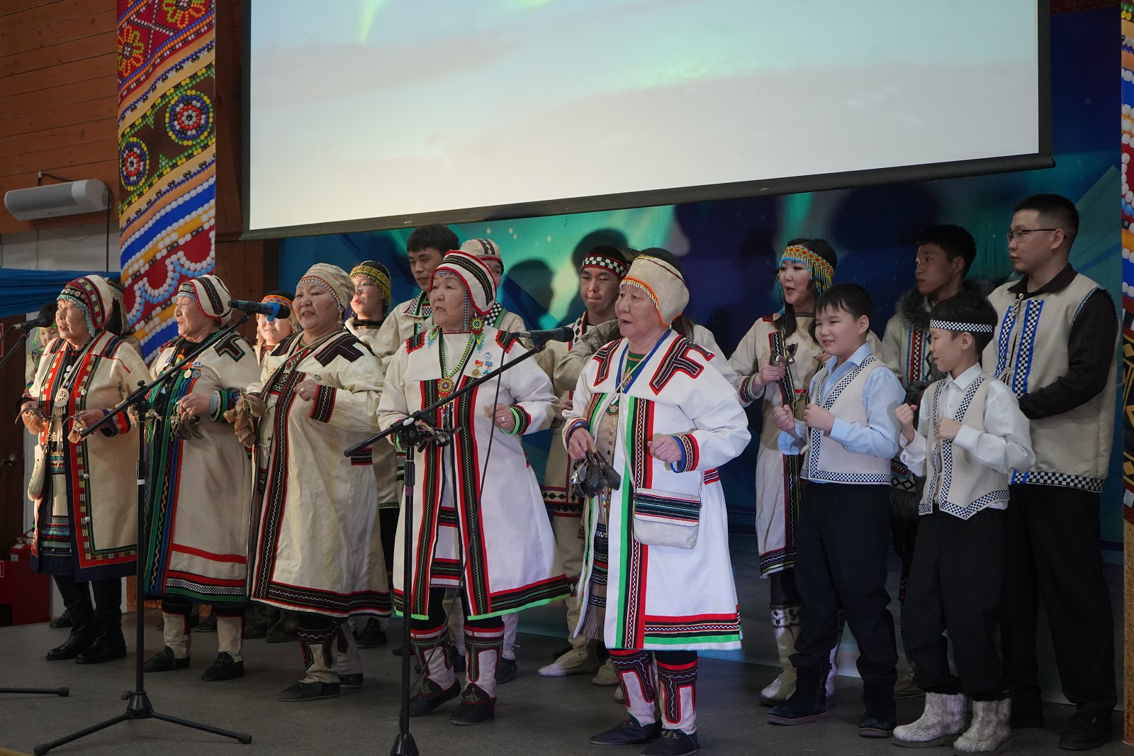 Би эвэн бисэм: Вечер эвенской поэзии и традиций