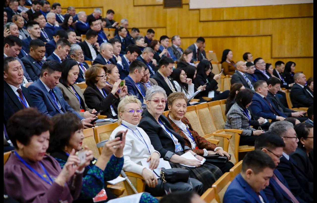 Съезд депутатов принял резолюцию о развитии местного самоуправления