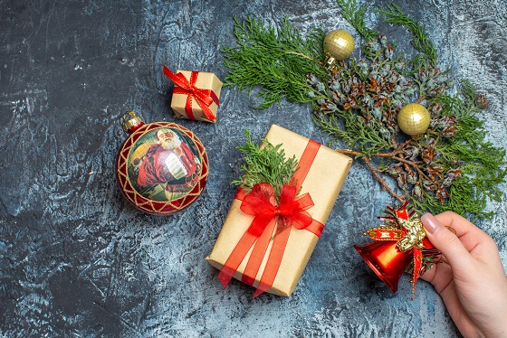 Кому положены дополнительные выплаты к Новому году?