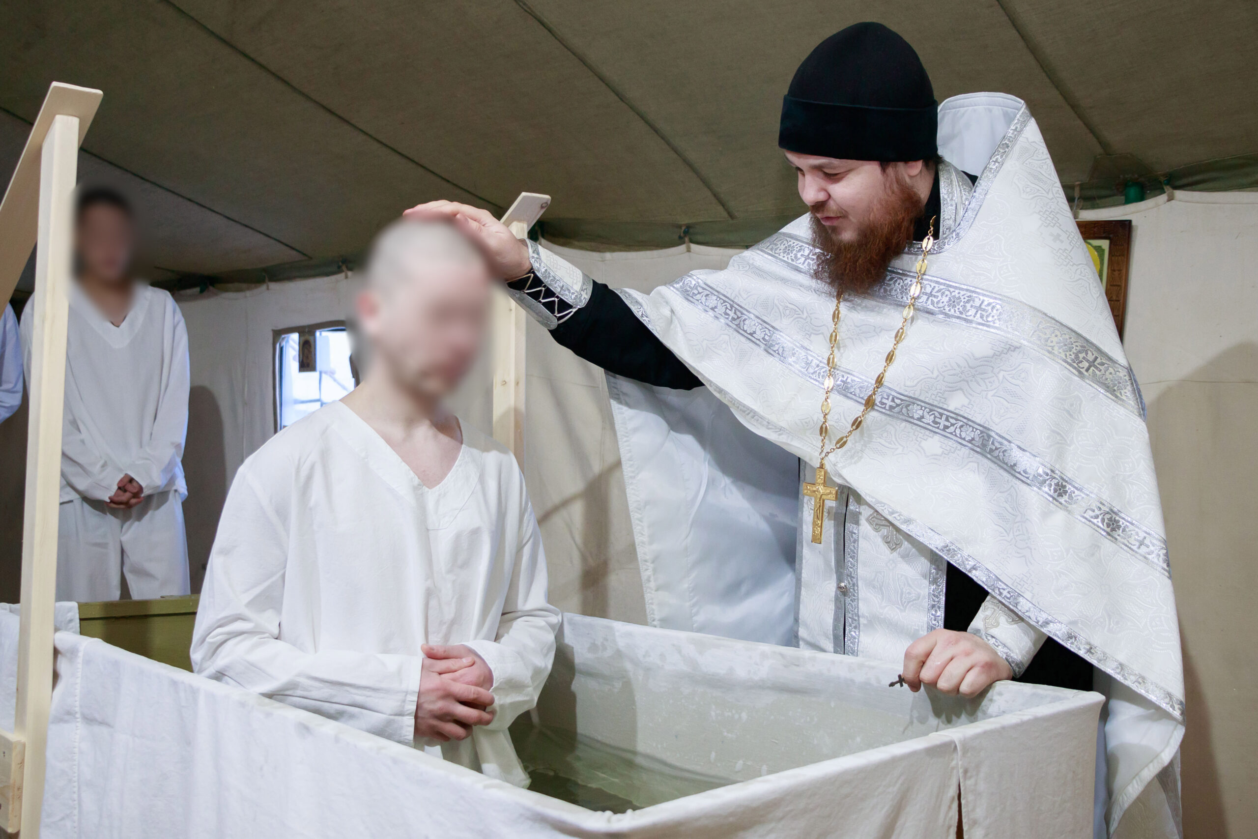 В Якутии осужденные окунулись в Крещенские купели