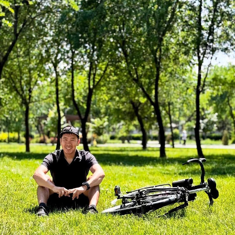 Крутит педали вокруг света: За спиной 31 страна 