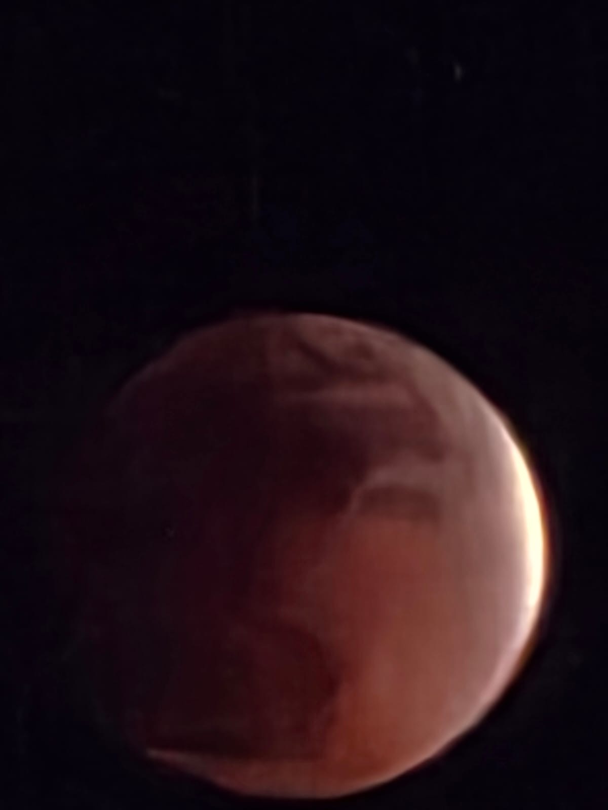 Кровавая Луна взошла над Дальним Востоком и Якутией