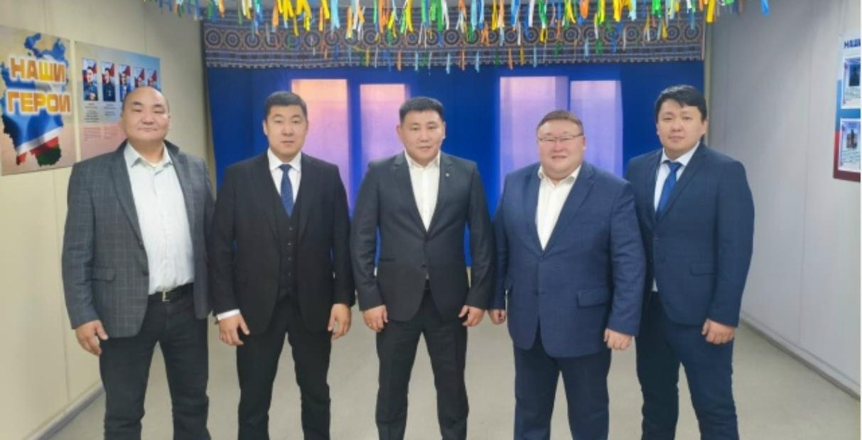 Картина маслом: Очень важные и мощные люди